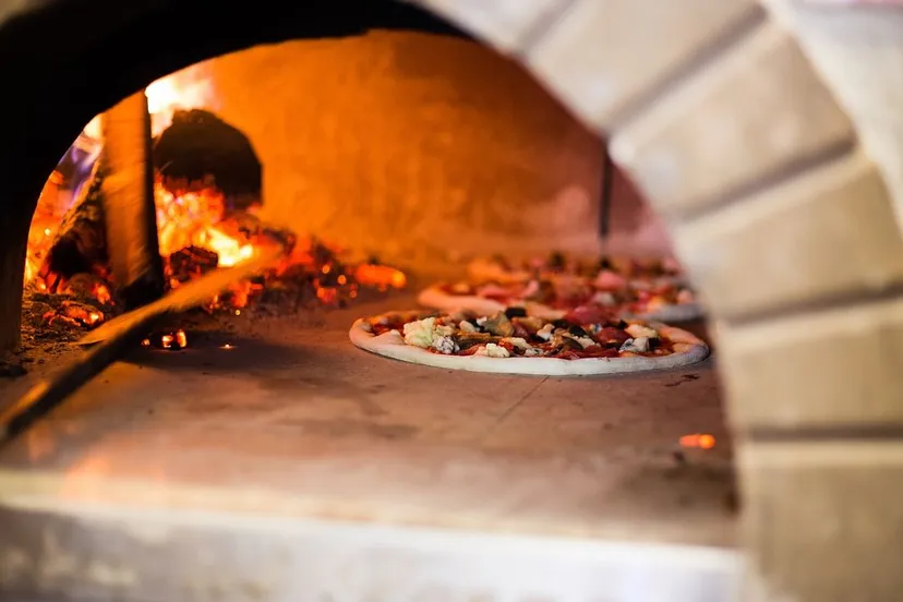 pizza oven 2537308 1280