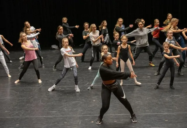 dance gathering flevoland