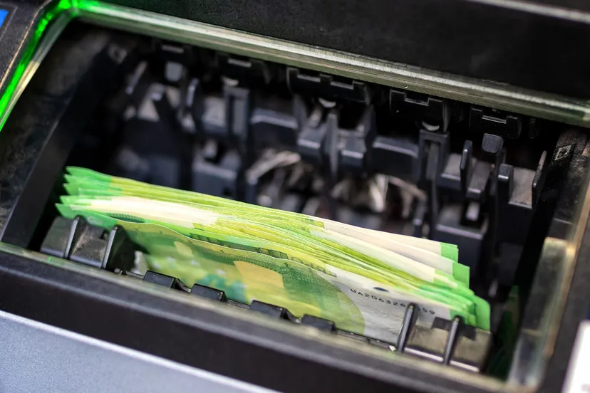 geldautomaat jaroslav moravcik via pixabay