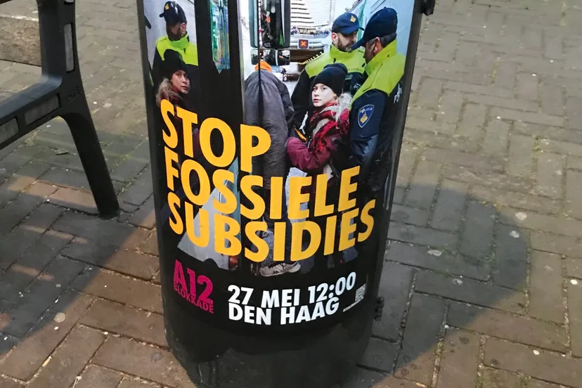 poster op prullenbak