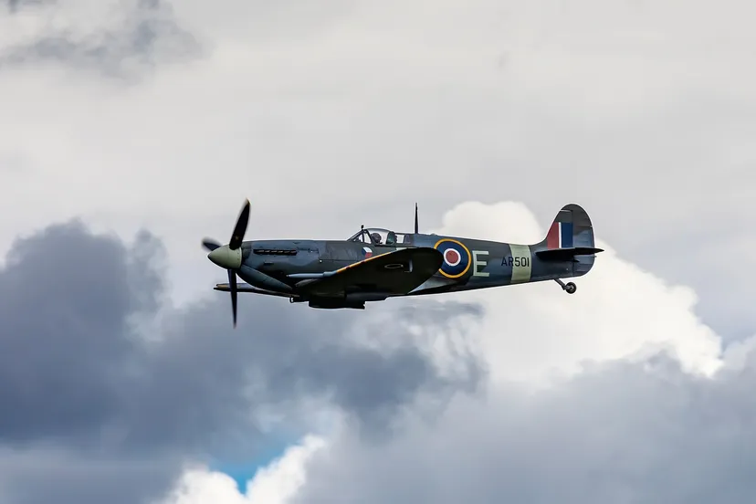 supermarine spitfire jon pauling via pixabay