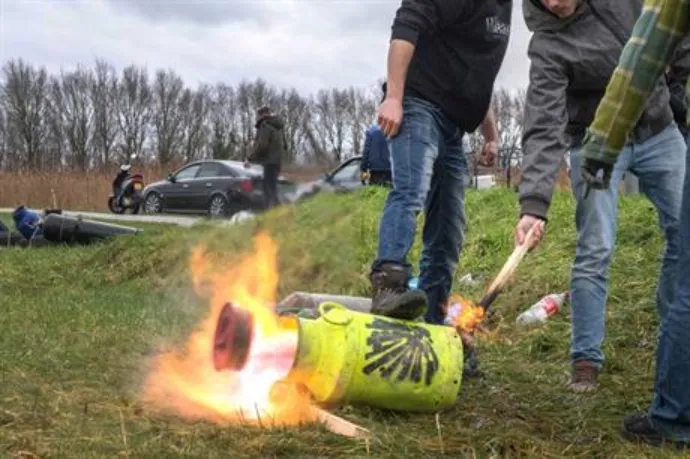 vuurwerk carbidschieten 1jpg gem lelystad