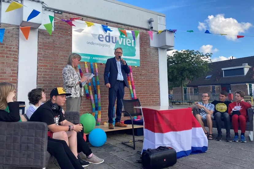 wethouder grimbergen bij vso de anger