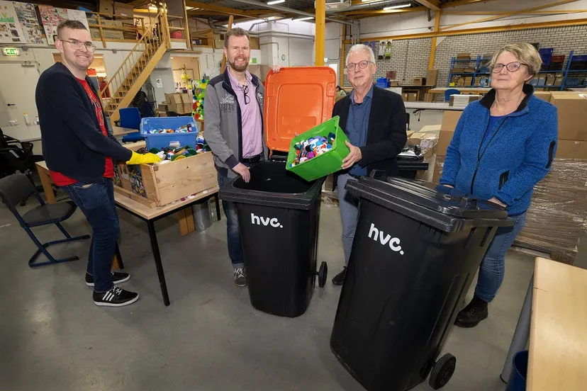 wethouder kruis plasticdoppen