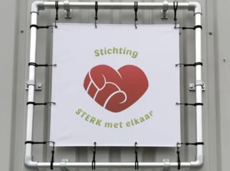 spandoek pand sterk met elkaar
