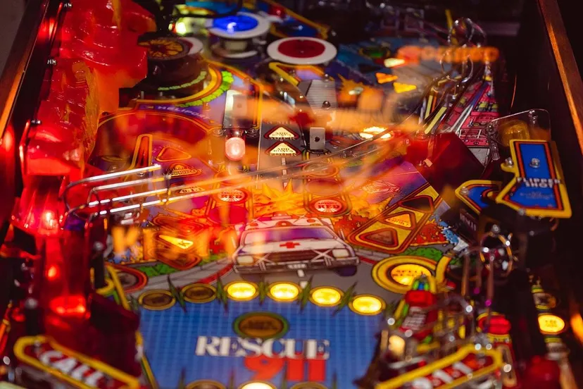 pinball flipperkast vlad vasnetsov via pixabay