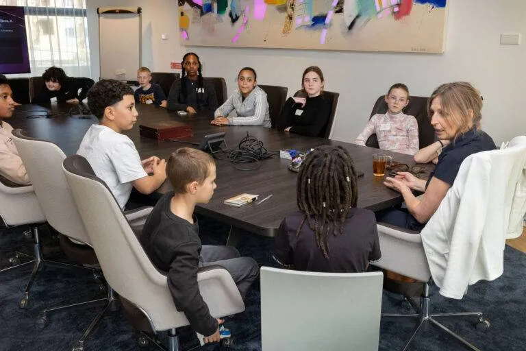 kinderwijkraad bezoekt stadhuis fotostudio wierd