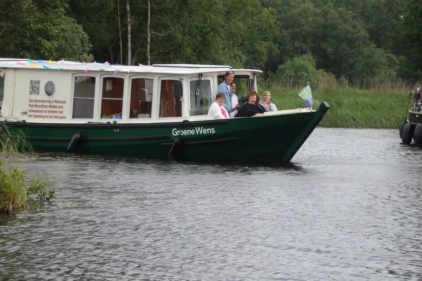 gwb 750e vaartocht familie van wees voorop de boot roelof huls