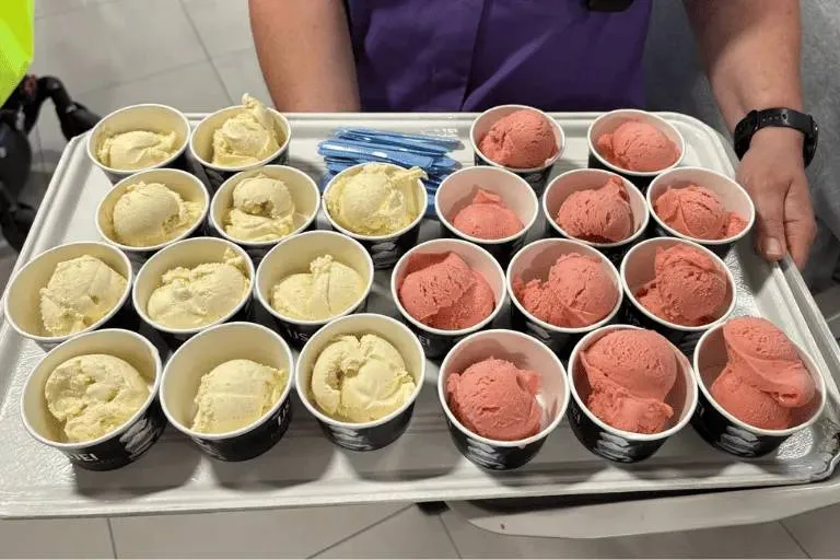 Gezellig samenzijn met ijs (© Coloriet)