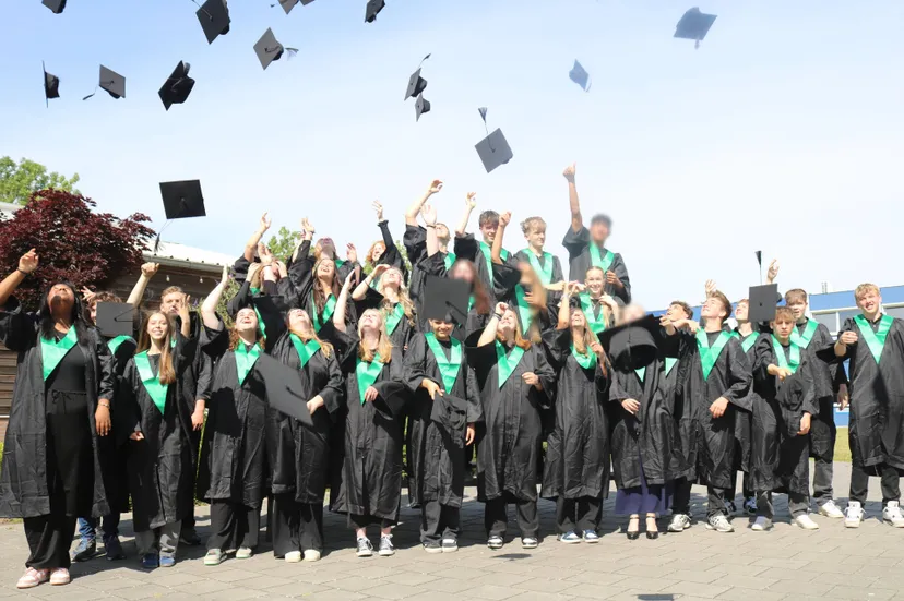 leerlingen aeres vmbo lelystad sluiten cambridge traject aeres vmbo lelystad