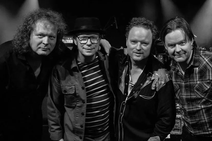 THE FORTUNATE SONS (© Corneel)