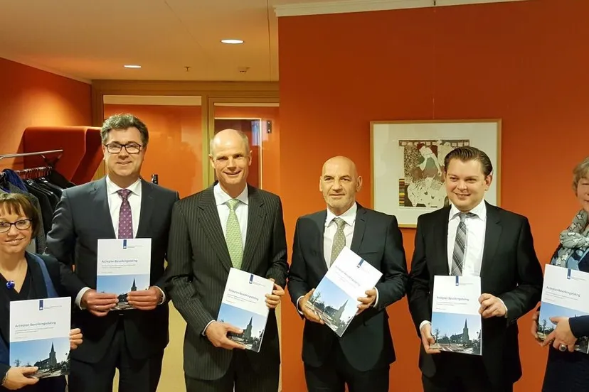 049 groepsfoto actieplan bevolkingskrimp