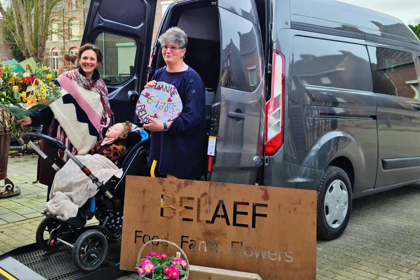 3024 foto bus lianne