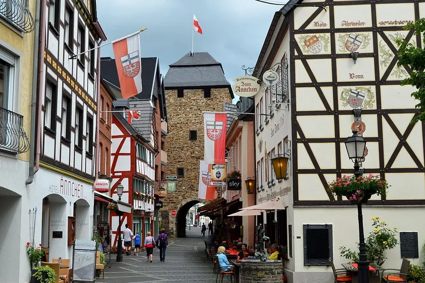 ahrweiler niederhutstrae niederpoarte en fakwerkhzen