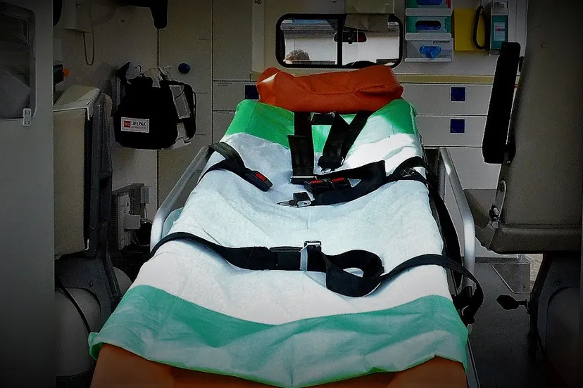 ambulance g56abedf82 1920