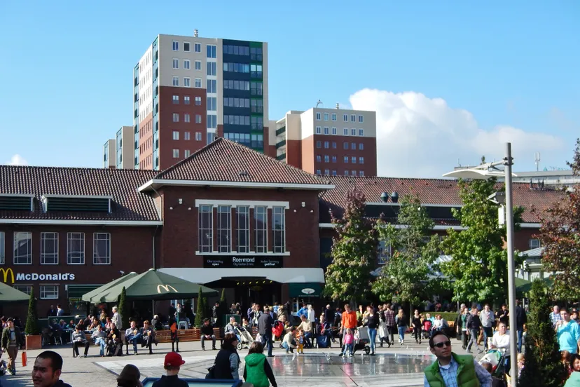 designer outlet roermond panoramio 4