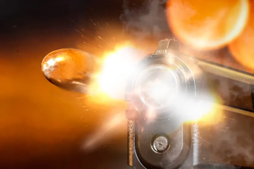 handgun 3822252 1920