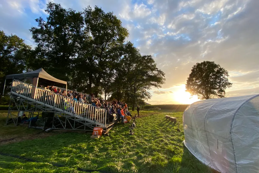 marjo peeters karavaan in leveroijse veld