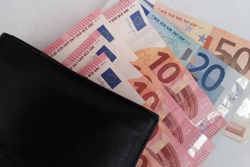 money 1339295 1920