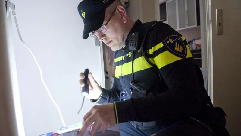 onderzoek in woning naar inbraak