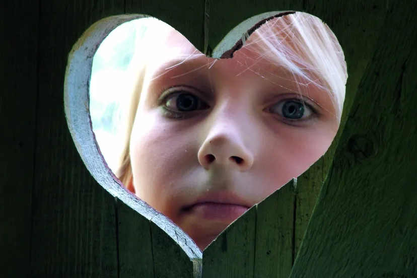 person girl woman photography heart portrait 1004684 pxherecom