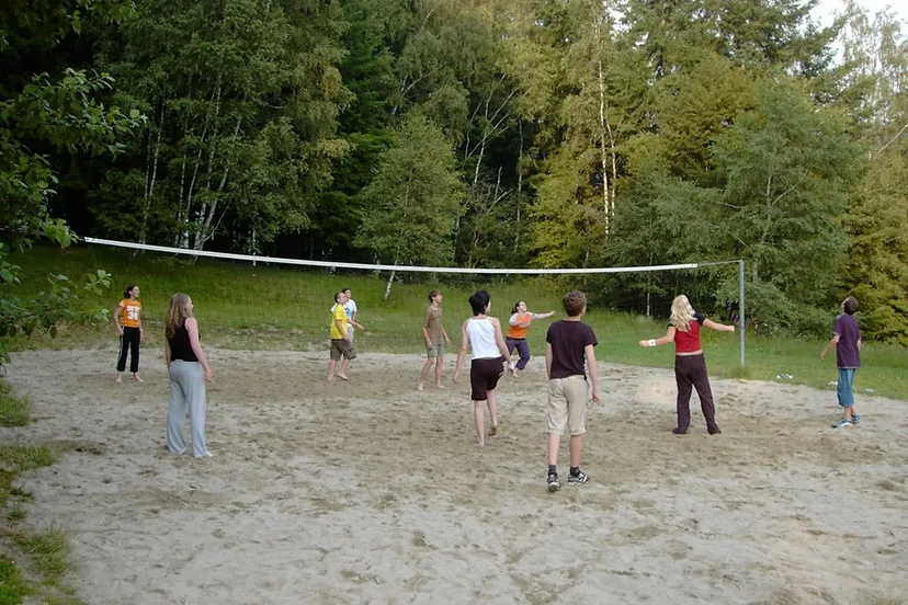 sand girl sport play young youth 994481 pxherecom