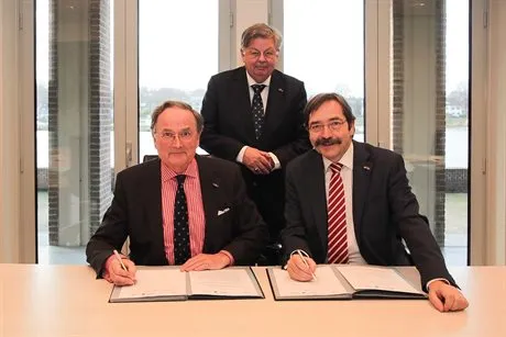 tekenmoment vfonds 75 jaar bevrijding 2