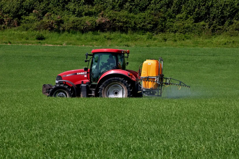 tractor 2169655 1920