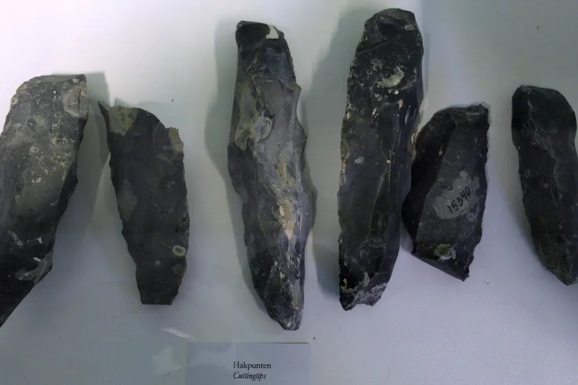 vuursteenwerktuigen3 archeologische collectie museum land van valkenburg limburg