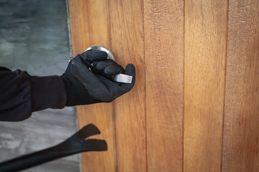 stole house door using iron