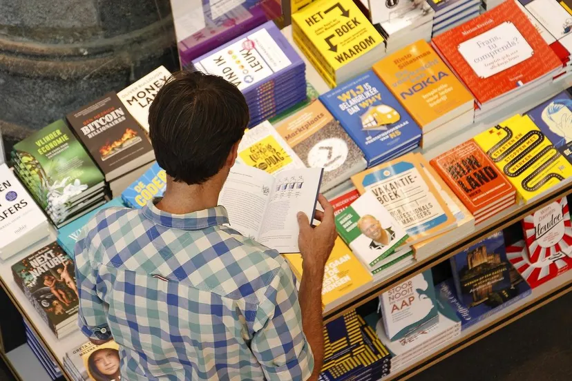 bookstore 4343642 1280