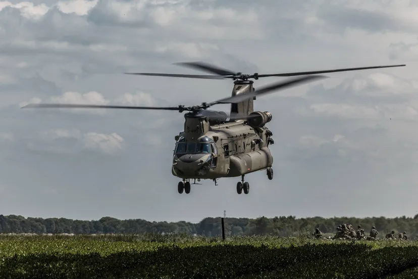 Chinook transporthelikopter (1)