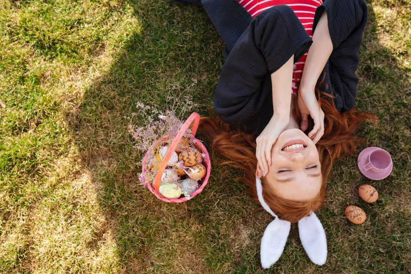top-view-portrait-smiling-happy-red-head-woman