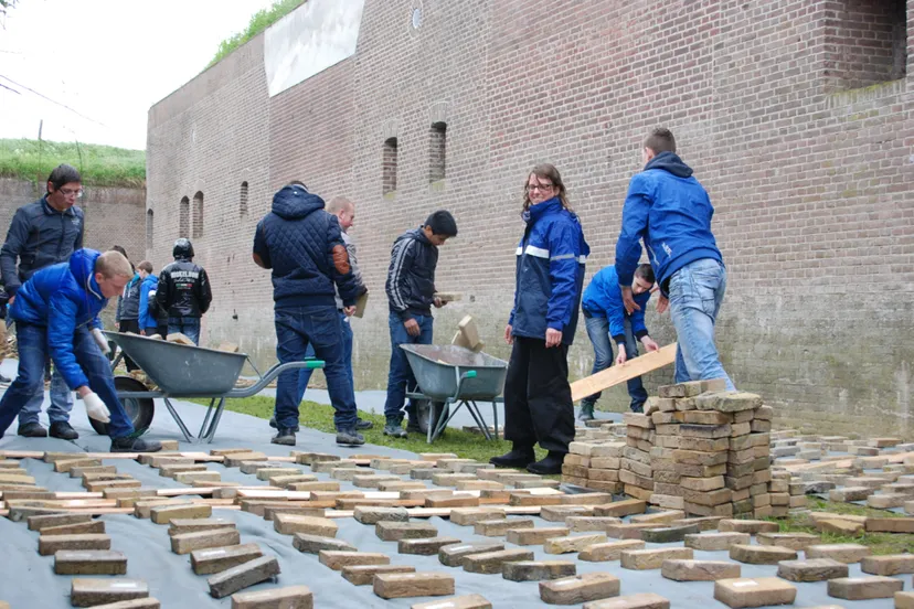 bmz3jbsmf522e7wteph19f1dv school 1