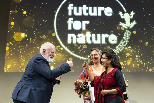 bzffn award winner 2022 with frans timmermans credits robert meerding 1