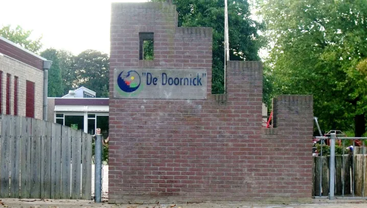 de doornik doornenburg
