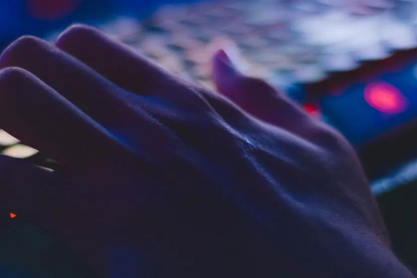 digitaleveiligheidemeentelingewaardphoto of person typing on computer keyboard 735911