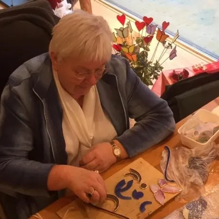 expositiegerda berns aan het werk