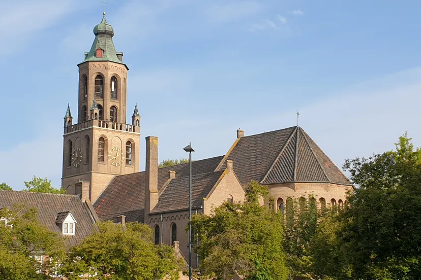 huissen langekerkstraat 10 kerk vanaf raadhuisplein