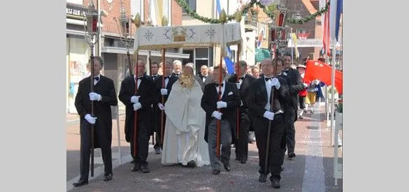 huissenseumdrachthenk van geelen12ccd0ec9dcb5669e25c837358c5c80be8771626