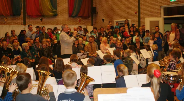 iv12m1w1q56tthgr812svk0yv 1 555