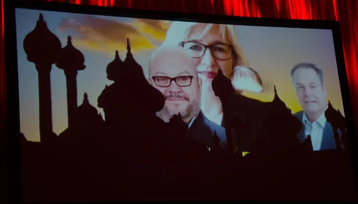 kraonige zwaone pronk 2014