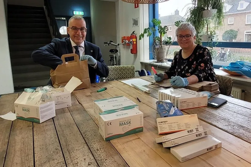 mondkapjesaartslobswlritaspikkersloekpetersfoto a 1