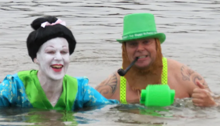 nieuwjaarsduik gendt1