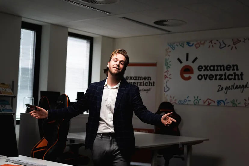 posttheaterblue mondaybackstage0030