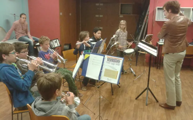 r593240l8n8l3cm95nmia8z01 111 12