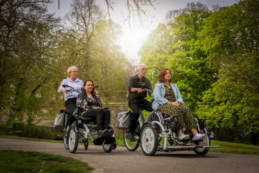 rotarylingewaardrolstoelfietsers in actie