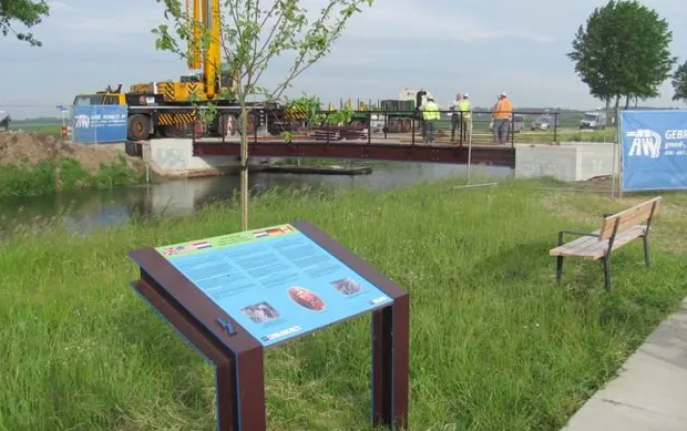 sxx942sw55n9k50bmcu26femk fietsbrug exodus