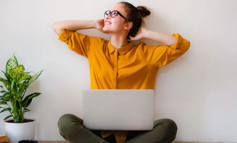 thuiswerkenmulitscopeh6vrouw kleermakerszit scaled e1625232723842 1100x500 1