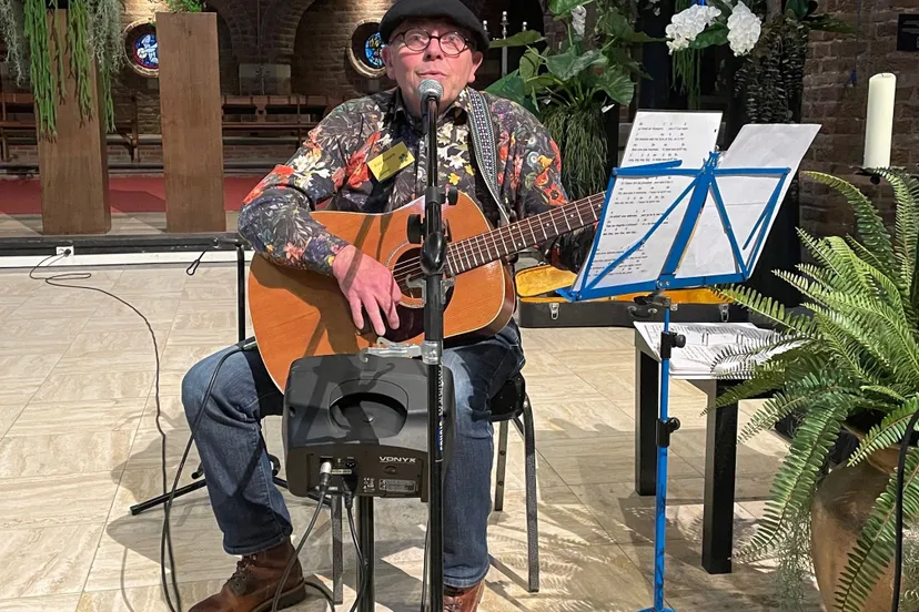 zandskerkalain bruyere zingt chansons tijden het alzheimer cafe lingewaard